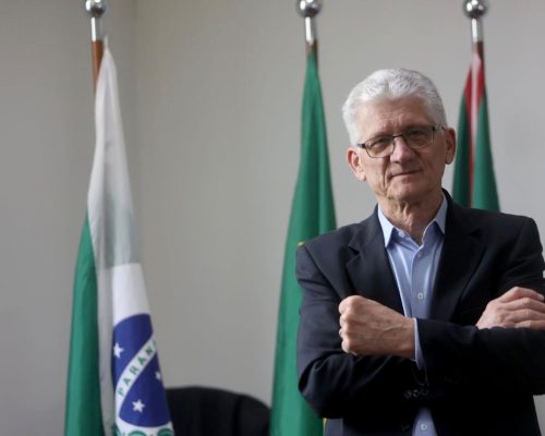 ROTARY CLUB DE CURITIBA RECEBE O SECRETÁRIO DE ESTADO DA FAZENDA PARA FALAR SOBRE O CENÁRIO ECONÔMICO DO PARANÁ
