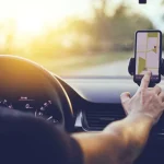 Carros de aplicativo não podem usar adesivos de candidatos políticos