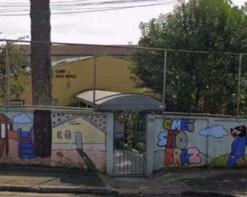Homem que fez crianças reféns em CMEI de Curitiba morre após ser baleado; 13 crianças são resgatadas
